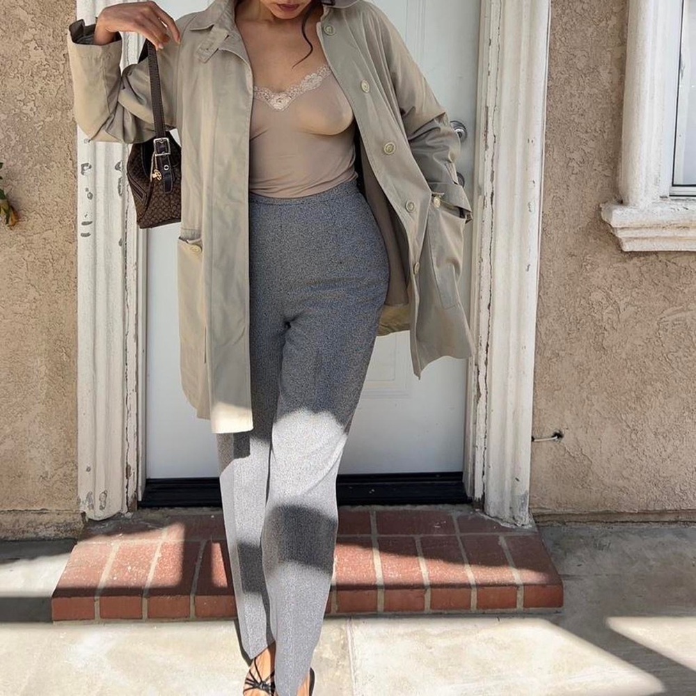 Raincoat (women’s tan vintage raincoat)